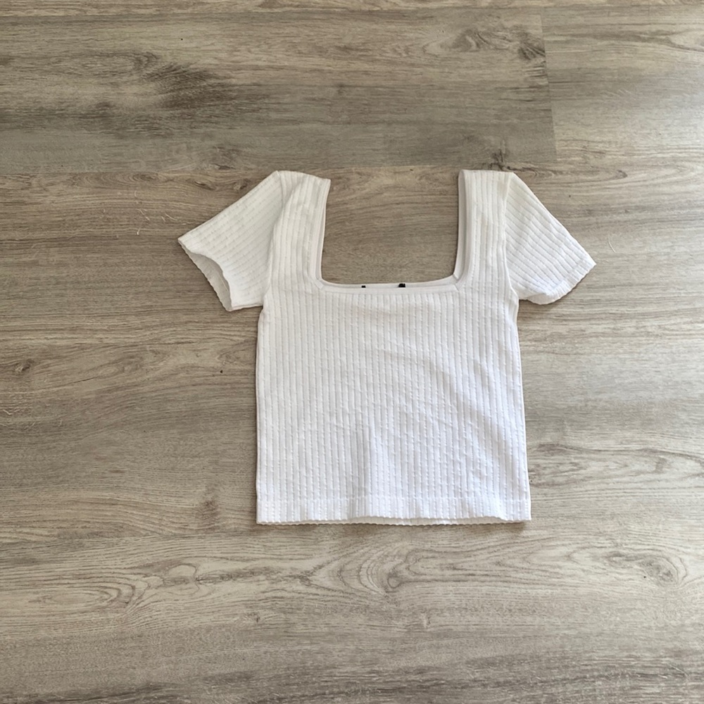 White ribbed t shirt